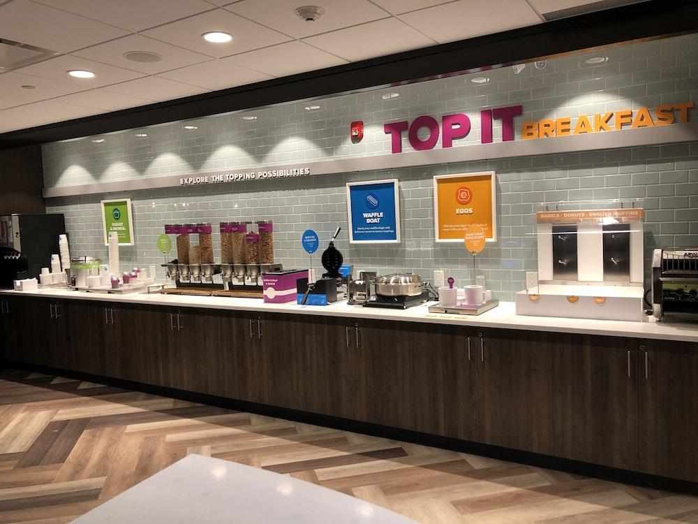 Tru By Hilton Windermere Hotel Edmonton